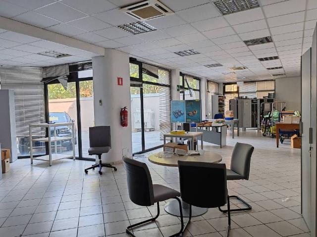 Locale Commerciale in affitto a Piemonte, Cuneo