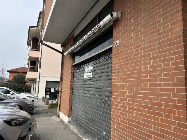 Locale Commerciale in affitto a Piemonte, Cuneo