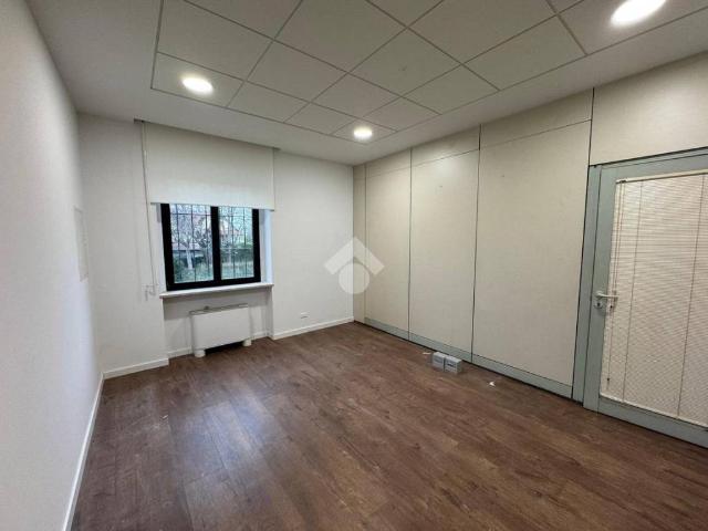 Locale Commerciale in affitto a Piemonte, Cuneo