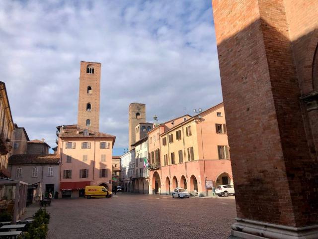Locale Commerciale in affitto a Piemonte, Cuneo
