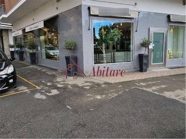 Locale Commerciale in affitto a Piemonte, Cuneo