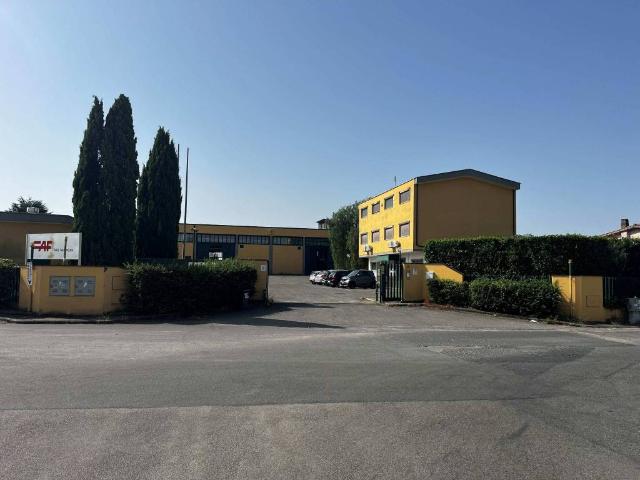 Locale Commerciale in affitto a Roma Capitale, Lazio