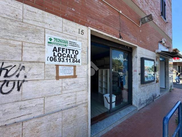 Locale Commerciale in affitto a Roma Capitale, Lazio