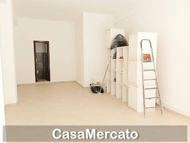 Locale Commerciale in affitto a Albano Laziale