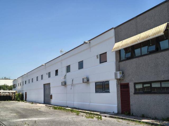 Locale Commerciale in affitto a Roma Capitale, Lazio