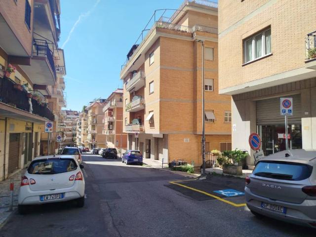 Locale Commerciale in affitto a Roma Capitale, Lazio