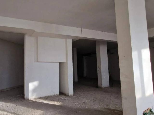 Locale Commerciale in affitto a Albano Laziale