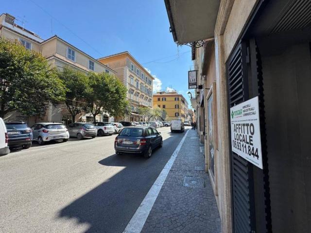Locale Commerciale in affitto a Roma Capitale, Lazio
