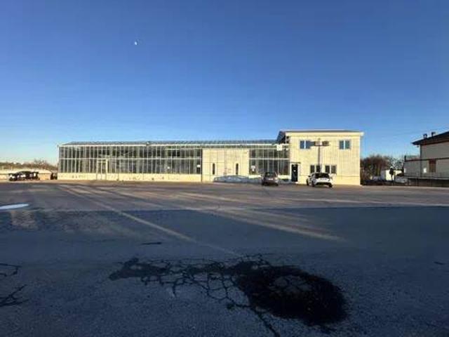 Locale Commerciale in affitto a Bastia, Albenga