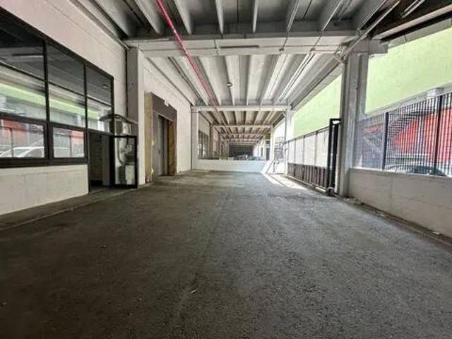 Locale Commerciale in affitto a Bastia, Albenga