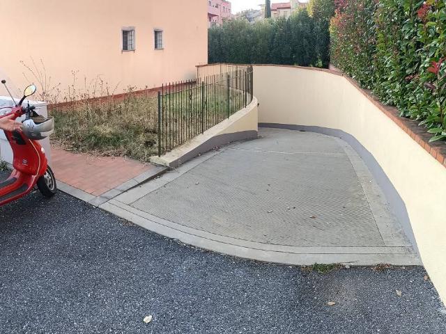 Locale Commerciale in affitto a Albenga, Liguria