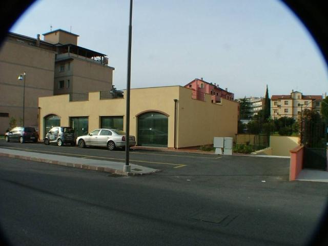 Locale Commerciale in affitto a Albenga, Liguria