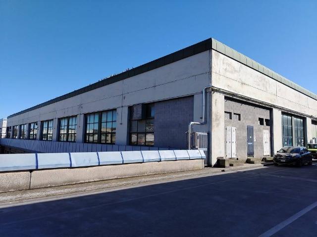Locale Commerciale in affitto a Bastia, Albenga