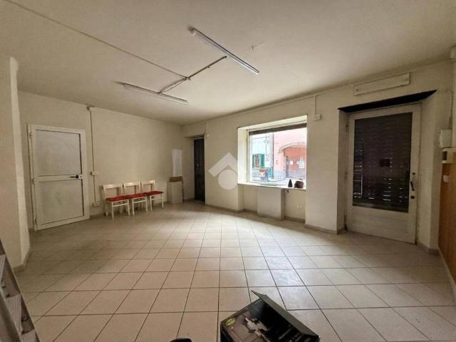 Locale Commerciale in affitto a Piemonte, Torino