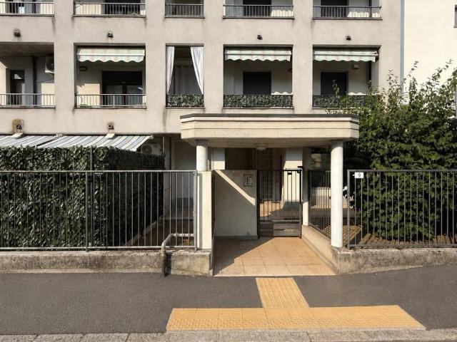 Locale Commerciale in affitto a Albiate, Lombardia