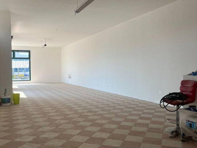 Locale Commerciale in affitto a Albignasego, Veneto