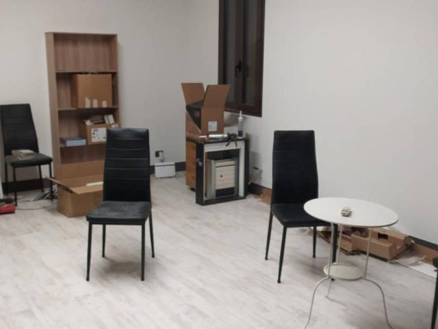 Locale Commerciale in affitto a Sant'Agostino, Albignasego