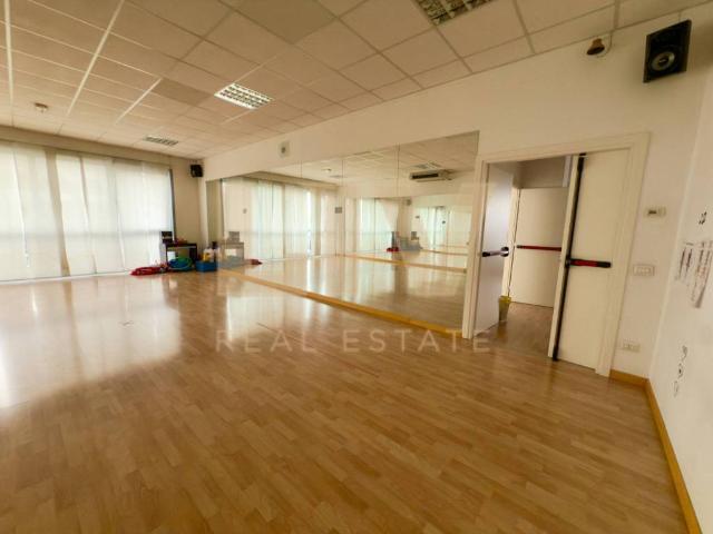Locale Commerciale in affitto a Mandriola, Albignasego