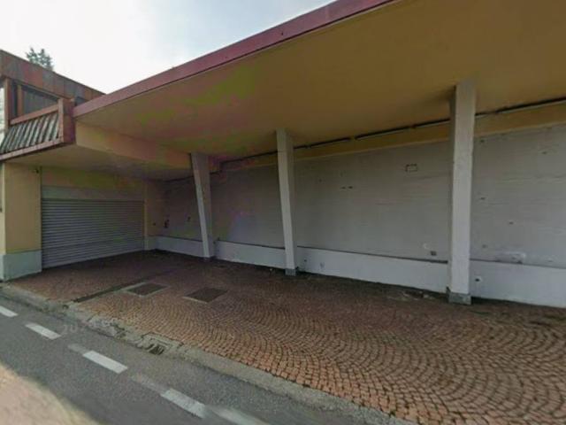Locale Commerciale in affitto a Albizzate, Lombardia