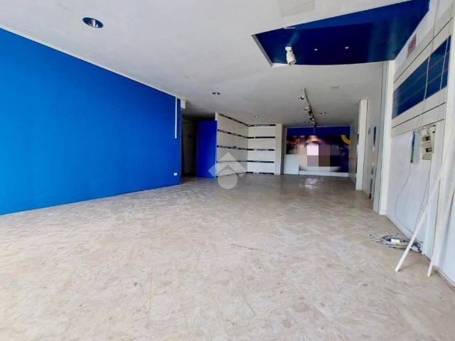 Locale Commerciale in affitto a Alcamo, Sicilia
