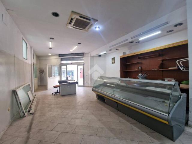 Locale Commerciale in affitto a Alcamo, Sicilia