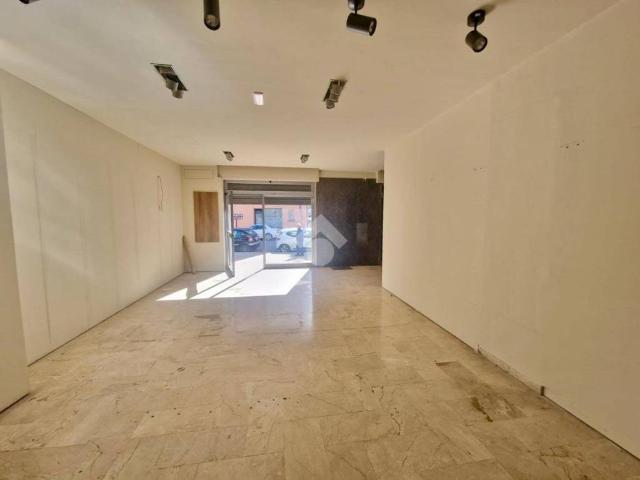 Locale Commerciale in affitto a Alcamo, Sicilia