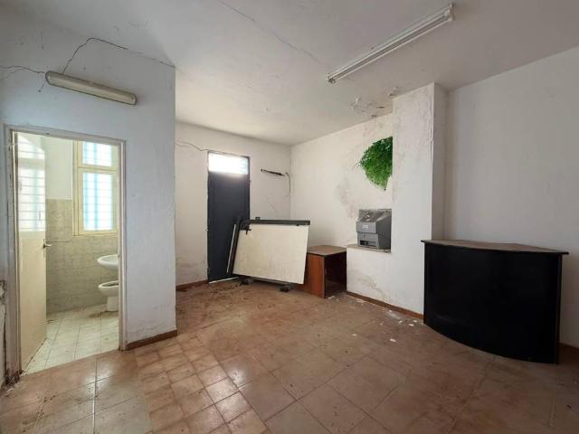 Locale Commerciale in affitto a Alcamo, Sicilia
