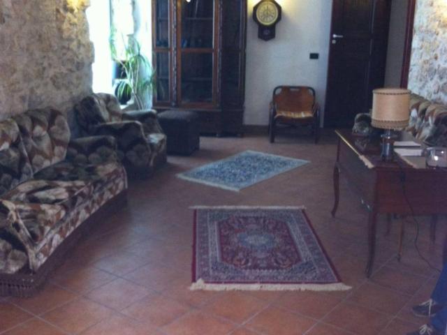 Locale Commerciale in affitto a Alcamo, Sicilia