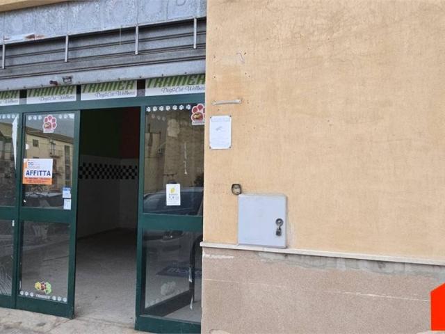 Locale Commerciale in affitto a Alcamo, Sicilia
