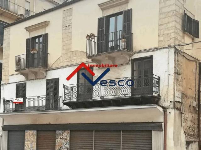 Locale Commerciale in affitto a Alcamo, Sicilia