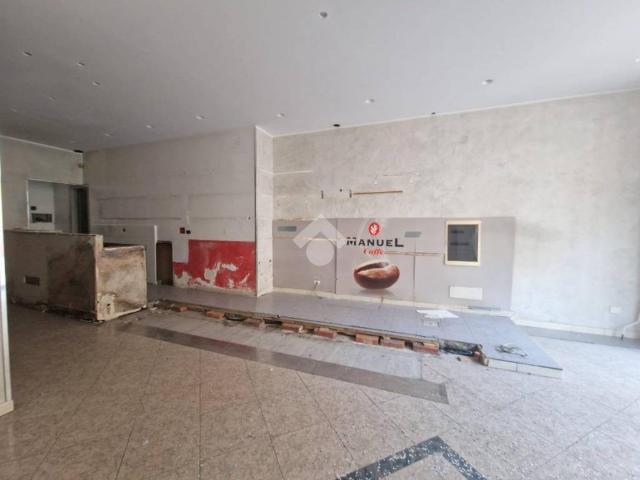 Locale Commerciale in affitto a Alcamo, Sicilia