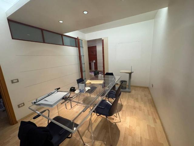 Locale Commerciale in affitto a Alcamo, Sicilia