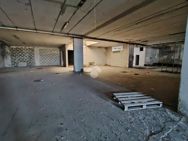 Locale Commerciale in affitto a Alcamo, Sicilia