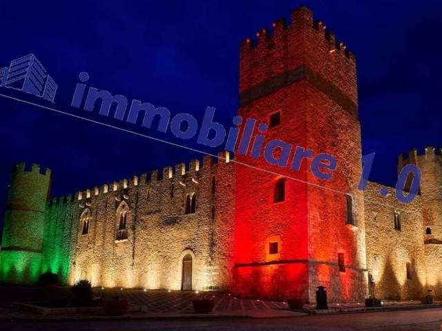 Locale Commerciale in affitto a Alcamo, Sicilia