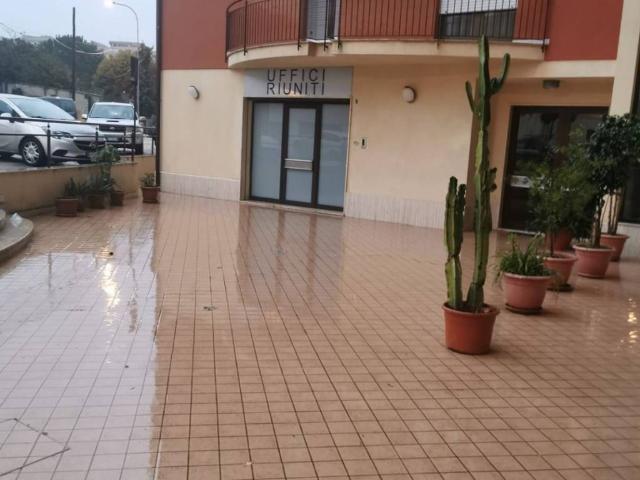 Locale Commerciale in affitto a Alcamo, Sicilia