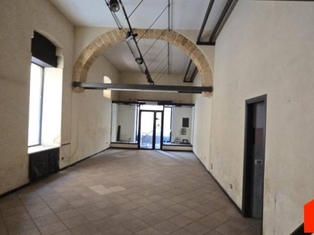 Locale Commerciale in affitto a Alcamo, Sicilia