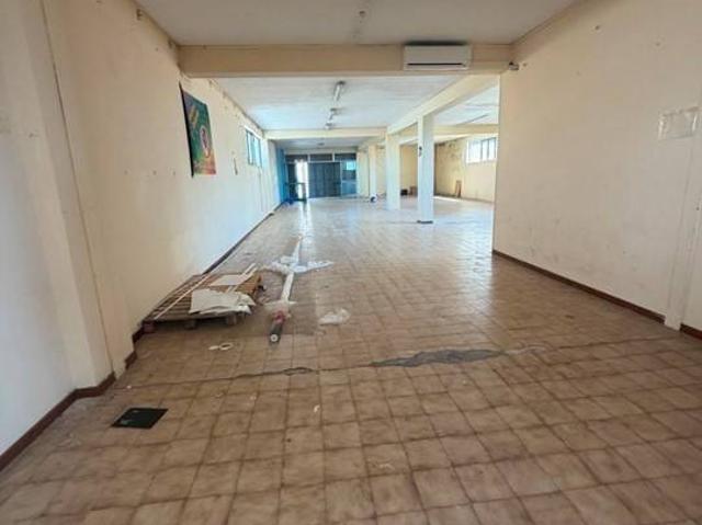 Locale Commerciale in affitto a Alcamo, Sicilia