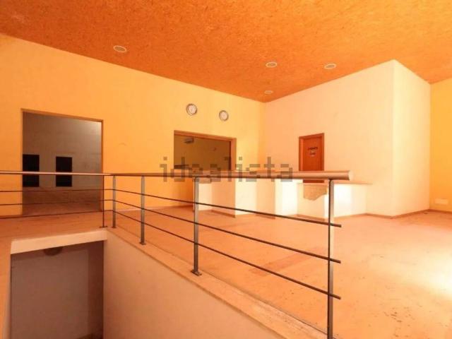 Locale Commerciale in affitto a Alcamo, Sicilia
