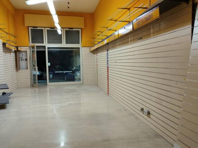 Locale Commerciale in affitto a Alcamo, Sicilia