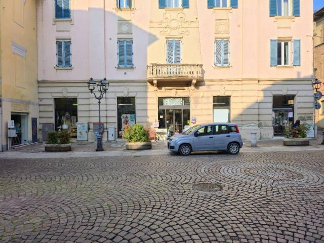 Locale Commerciale in affitto a Piemonte, Alessandria