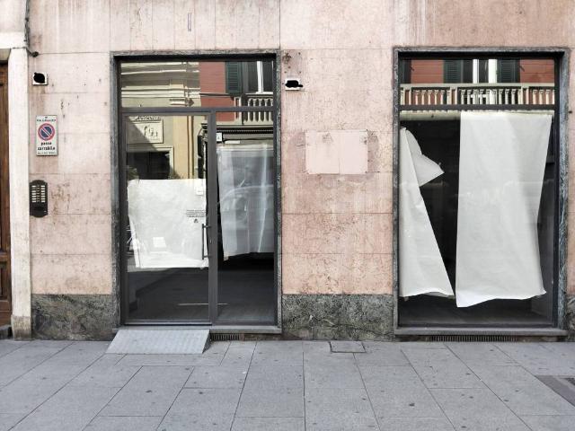 Locale Commerciale in affitto a Piemonte, Alessandria