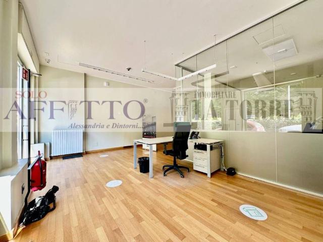 Locale Commerciale in affitto a Piemonte, Alessandria