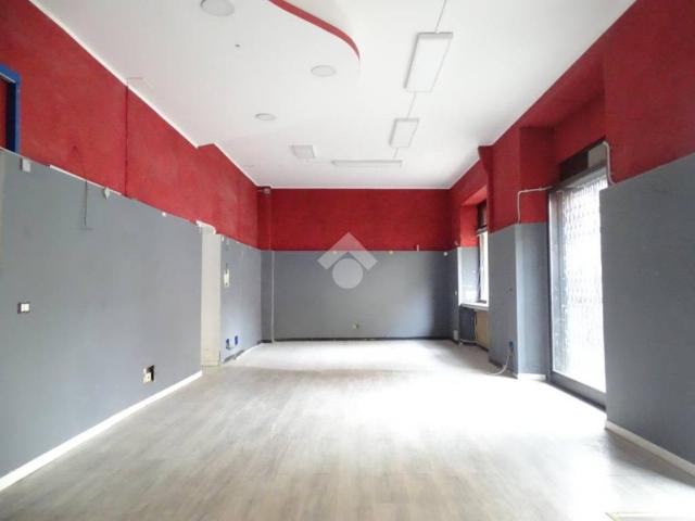 Locale Commerciale in affitto a Piemonte, Alessandria
