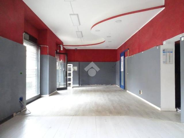 Locale Commerciale in affitto a Piemonte, Alessandria