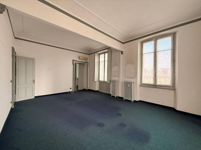 Locale Commerciale in affitto a Piemonte, Alessandria