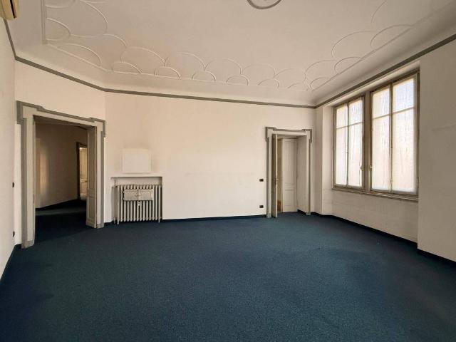 Locale Commerciale in affitto a Piemonte, Alessandria
