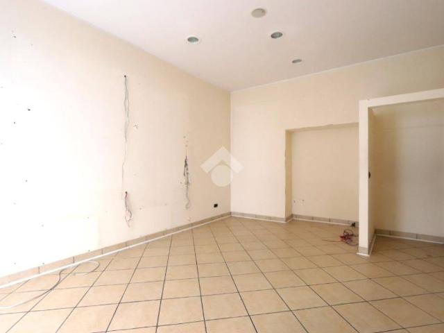 Locale Commerciale in affitto a Piemonte, Alessandria