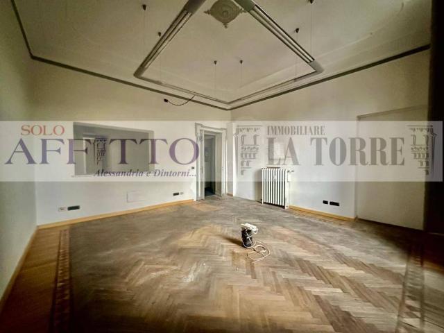 Locale Commerciale in affitto a Piemonte, Alessandria