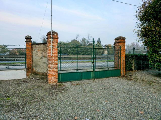 Locale Commerciale in affitto a Piemonte, Alessandria