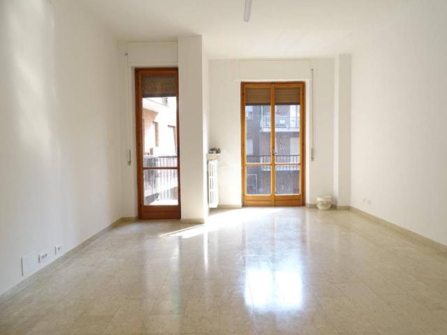 Locale Commerciale in affitto a Piemonte, Alessandria
